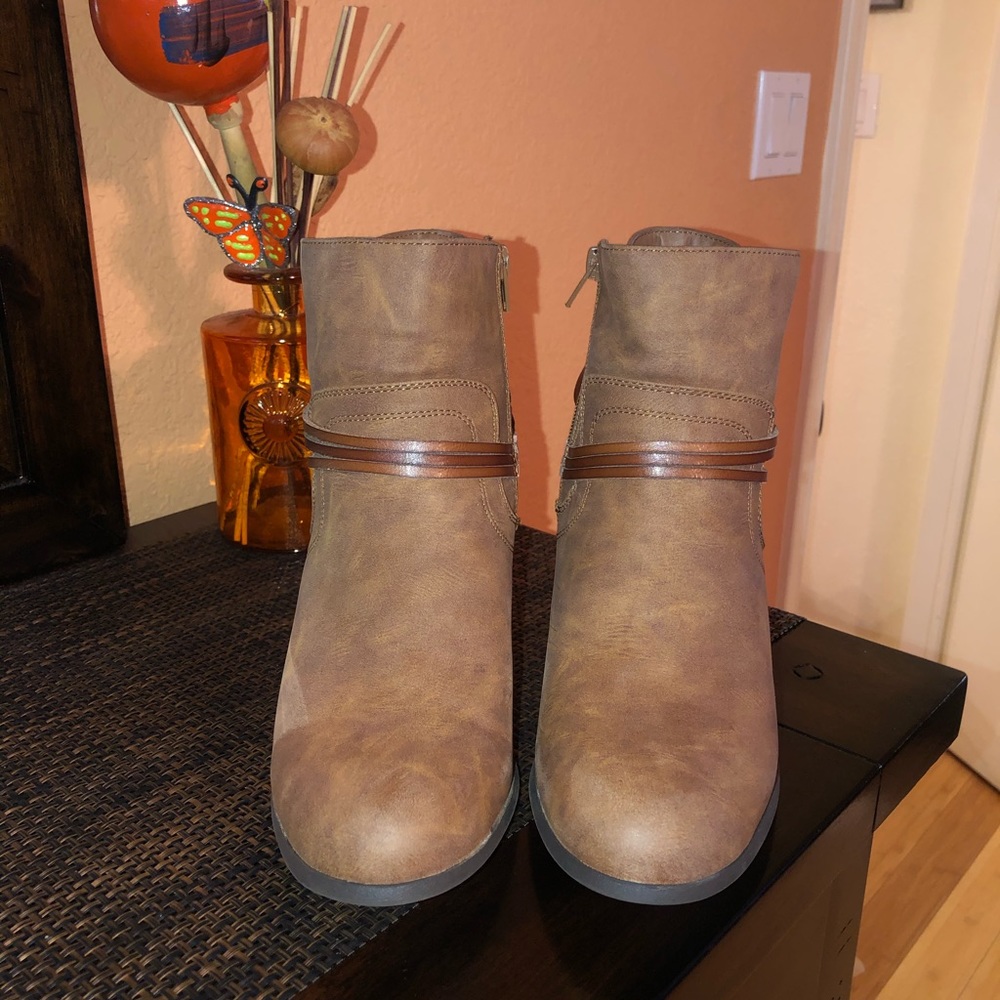 CUTE BROWN LOW BOOT